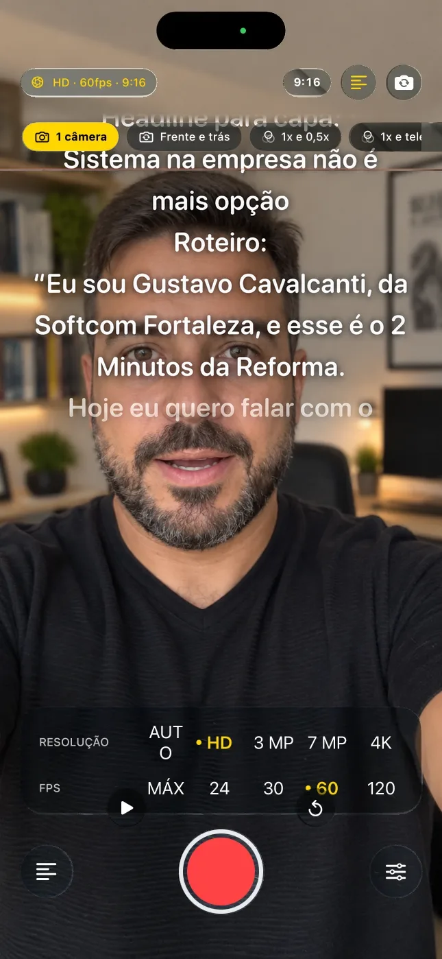 Kapte gravando um vídeo com o roteiro passando na tela do iPhone
